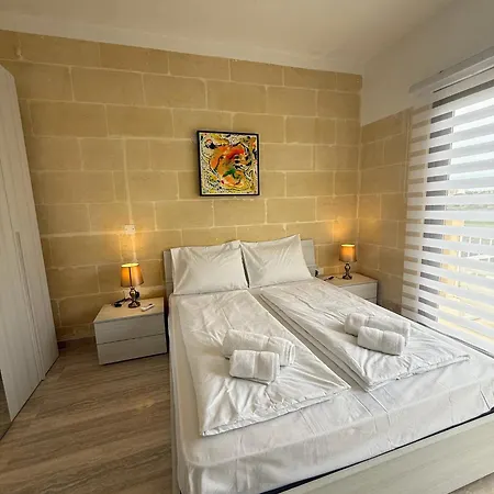 Highlands Gozo Modern House With Pool & Views Privatunterkunft Xagħra