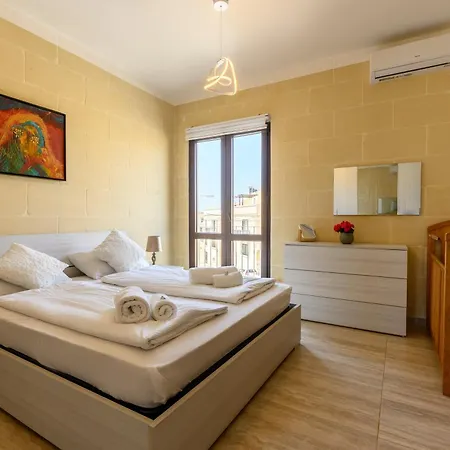 Staytopus Highlands Gozo Pool & View Xagħra
