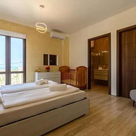 בית אירוח Staytopus Highlands Gozo Pool & View Xagħra