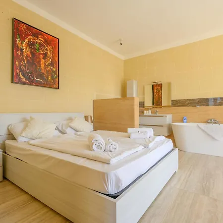 בית אירוח Staytopus Highlands Gozo Pool & View