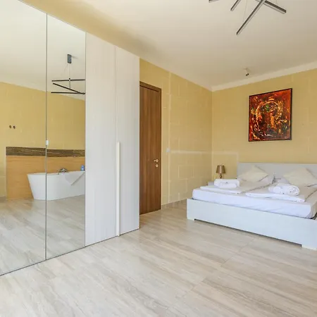 בית אירוח Staytopus Highlands Gozo Pool & View Xagħra