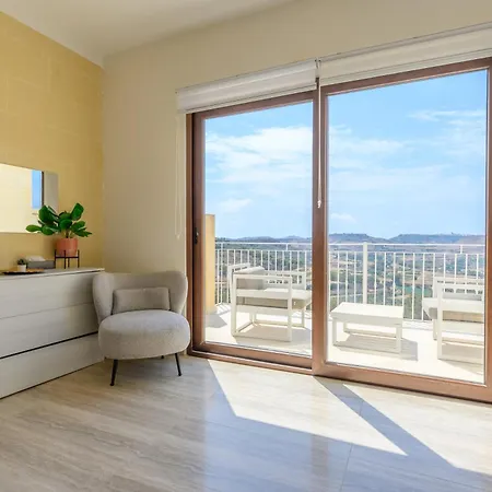 Staytopus Highlands Gozo Pool & View Xagħra