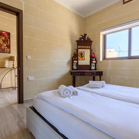 Staytopus Highlands Gozo Pool & View