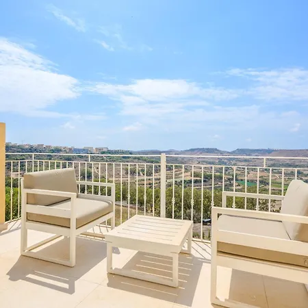 בית אירוח Staytopus Highlands Gozo Pool & View