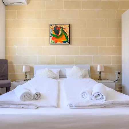 Staytopus Highlands Gozo Pool & View *
