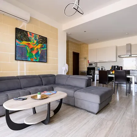 Staytopus Highlands Gozo Pool & View Xagħra