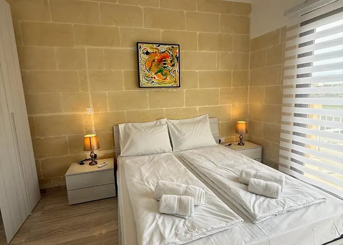 Highlands Gozo Modern House With Pool & Views Privatunterkunft Xagħra