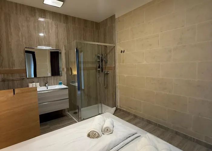 Privatunterkunft Highlands Gozo Modern House With Pool & Views