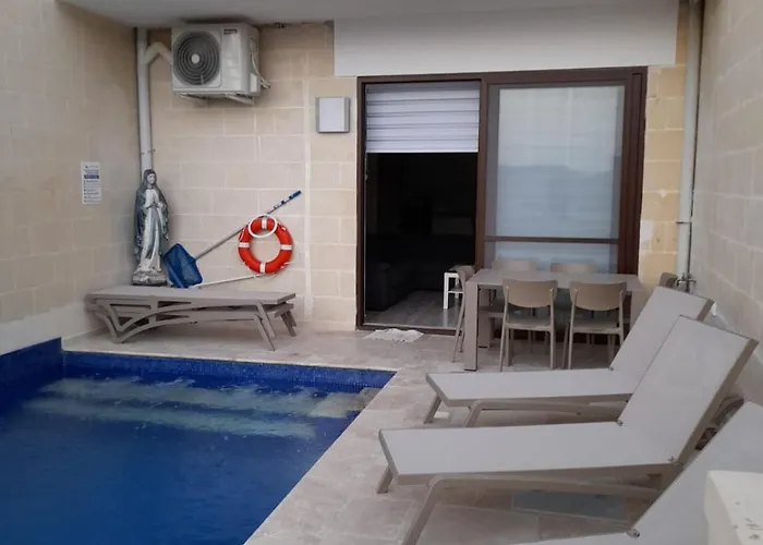 Privatunterkunft Highlands Gozo Modern House With Pool & Views *